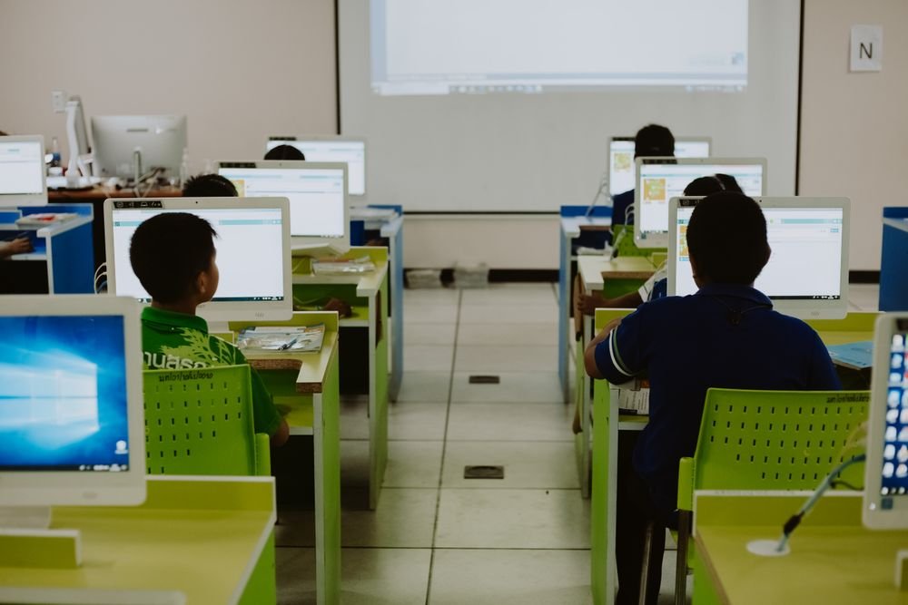 Illustrative computer learning photograph